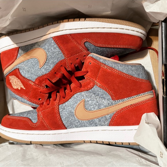 Air Jordan 1 MID SE